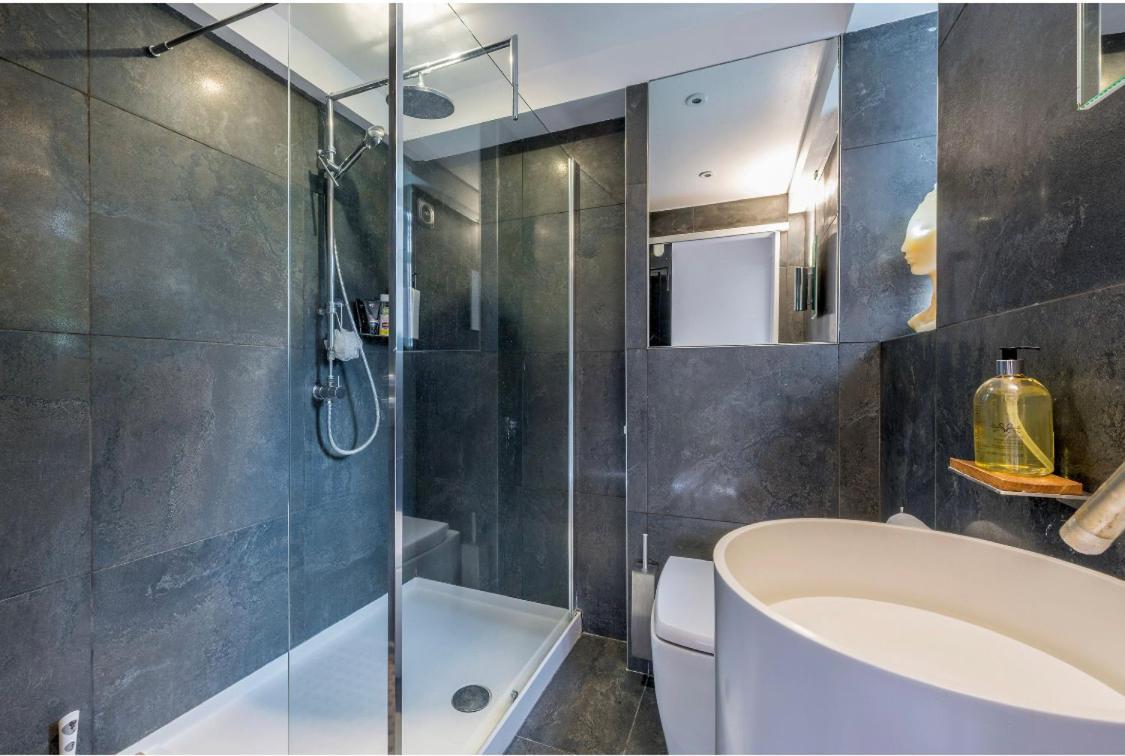 Stunning 3 Bedroom, 3 Bathroom Duplex With Terrace Лондон Екстер'єр фото