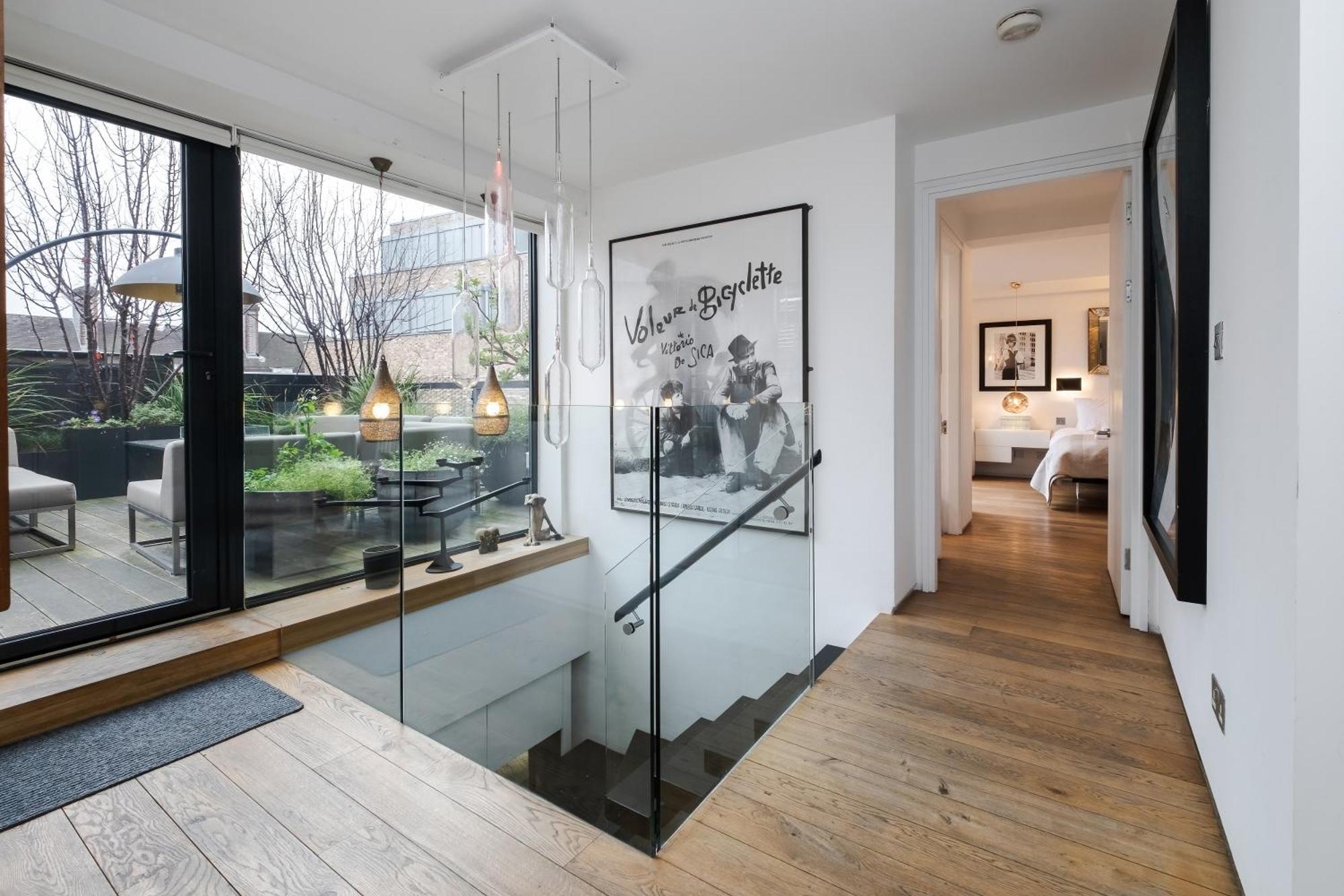 Stunning 3 Bedroom, 3 Bathroom Duplex With Terrace Лондон Екстер'єр фото